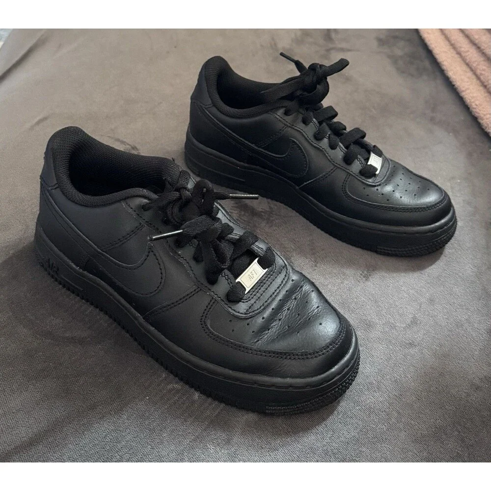 NIKE Air Force 1 LE (GS) Triple Black Shoes FV5951-001 Size 3 Youth NEW